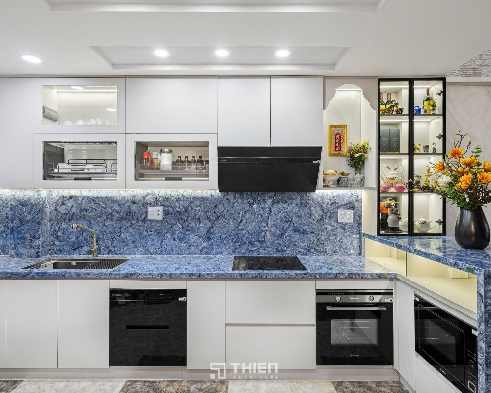 Bàn thờ ông táo trên tủ bếp