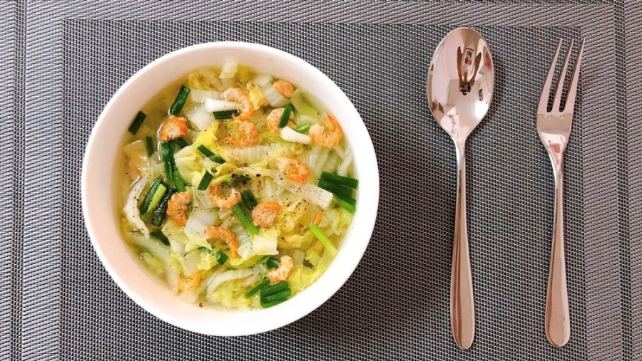 Canh cải thảo nấu nấm