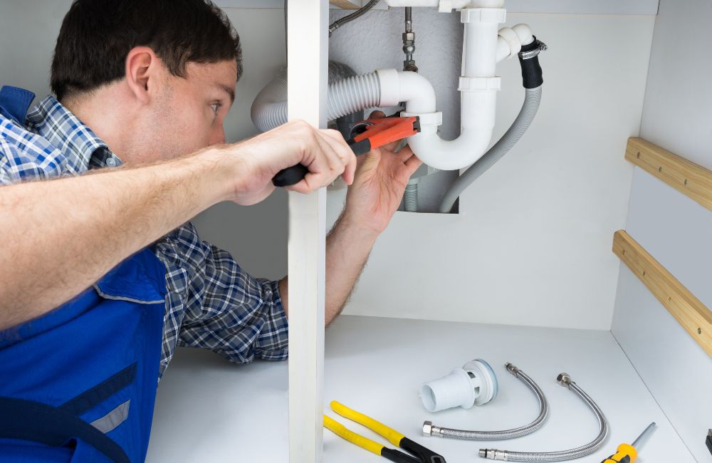 Giải pháp xử lý mùi hôi và nghẹt ống sau khi lắp