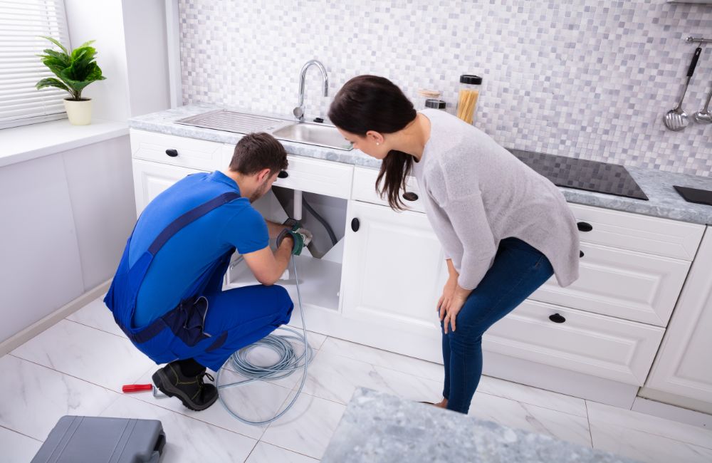 Khi nào cần gọi thợ dù đã biết cách lắp ống thoát nước?