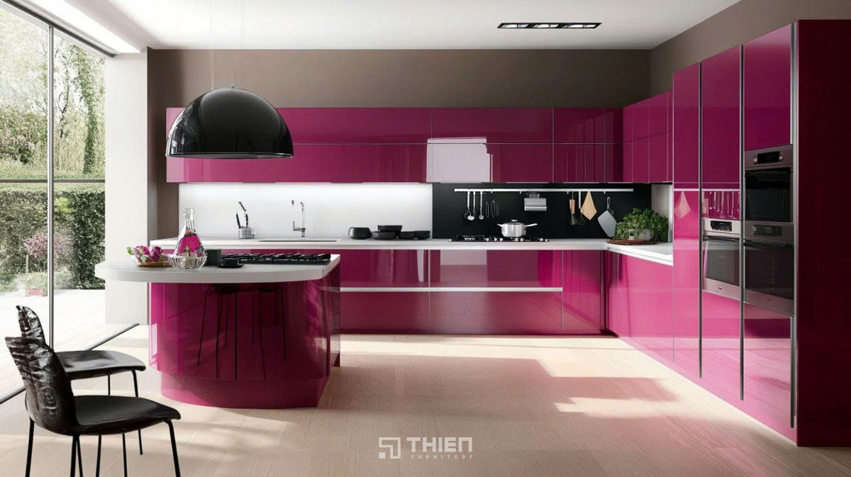 Tủ bếp acrylic hồng chữ L trẻ trung