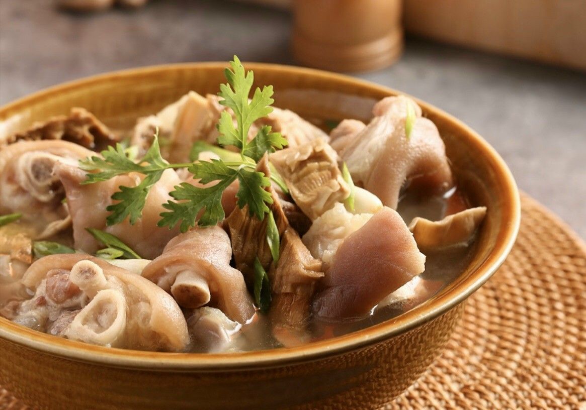 Canh Măng Khô Móng Giò