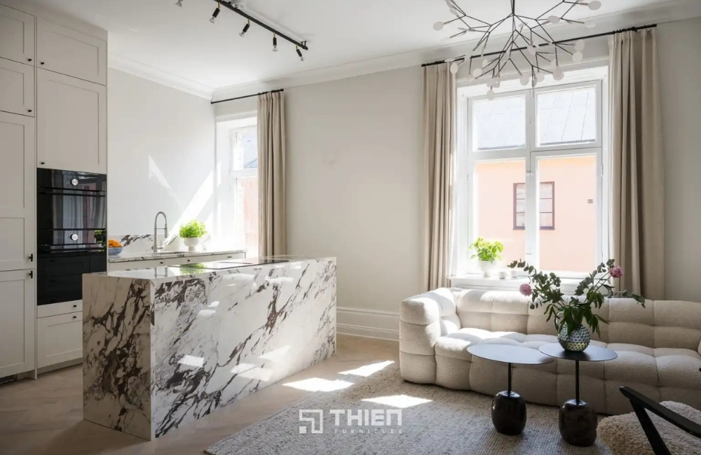 Thiết kế đảo bếp nhỏ gọn làm trung tâm không gian