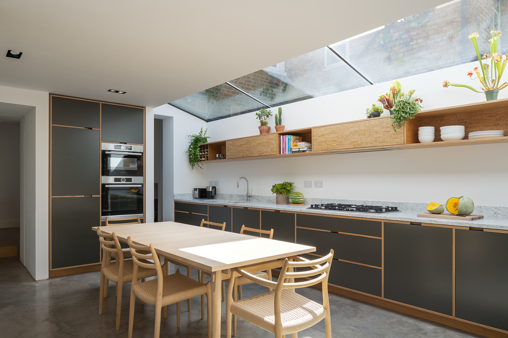 Tủ Bếp Plywood So Với Các Vật Liệu Khác