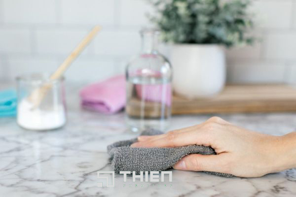 Bàn đá Vicostone dễ dàng lau chùi mỗi khi sử dụng